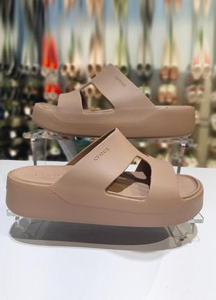 Крокс шльопанці платформа латте crocs getaway platform slide h-strap latte