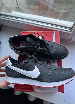 Nike кросівки