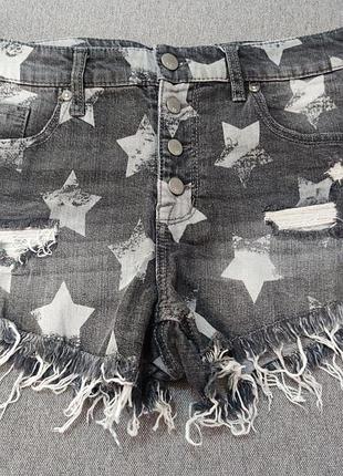 Джинсовые короткие шорты с принтом стрейч высокая посадка bershka
