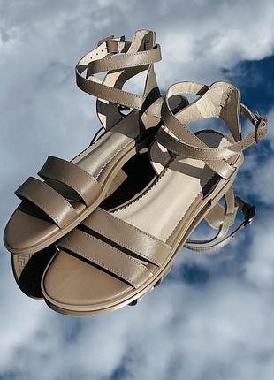 В наявності босоніжки натур шкіра слон кістка 29 см під замовлення 36-44р всі кольори