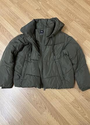 Куртка zara кольору хакі дуже тепла