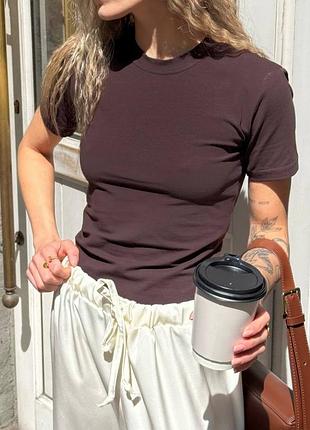 Базовая футболка skims из натурального хлопка