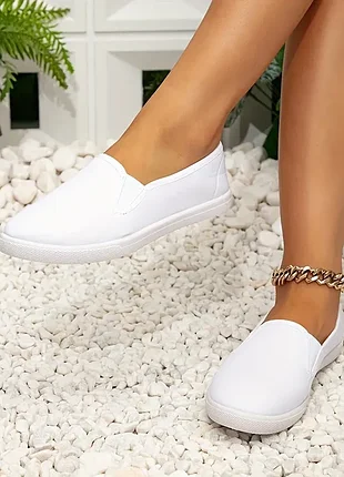 Мокасины белые