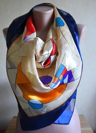 Яркий платок шалик с абстрактным принтом
