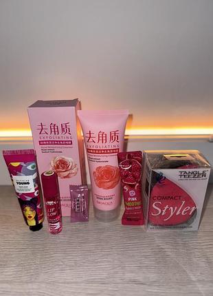 Набір 6в1 маска для обличчя+tangle teezer гребінець+крем для рук+блиск для губ+ 2 маски