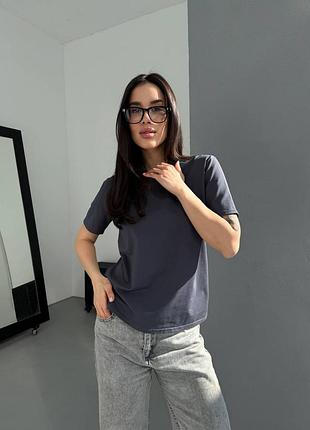Женская базовая повседневная футболка графит