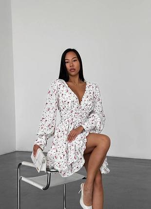 Цветочное платье с юбкой солнцеклеш и длинными пышными рукавами