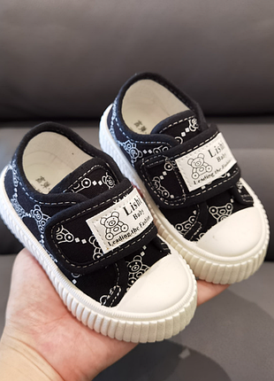 Легкие кеды