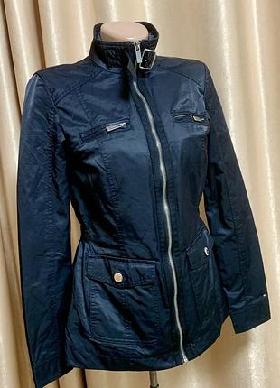 Куртка ветровка tommy hilfiger чорного кольору розмір xs