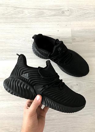 Нові кросівки від adidas