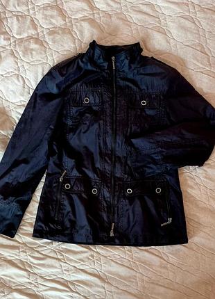 Куртка ветровка