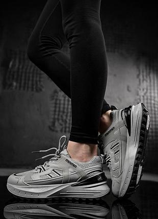 Стильні кросівки