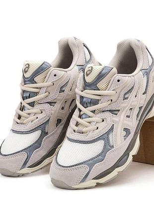 Кроссовки asics