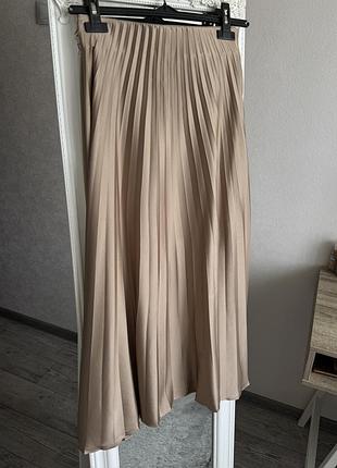 Спідничка міді