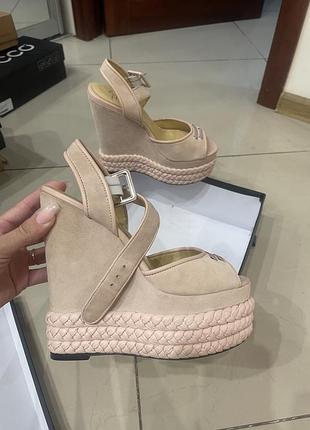 Босоніжки , босоніжки на платформі ,босоніжки на танкетці ,замшеві босоніжки