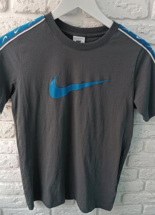 Футболка підліткова nike nsw repeat sw ss tee р.170