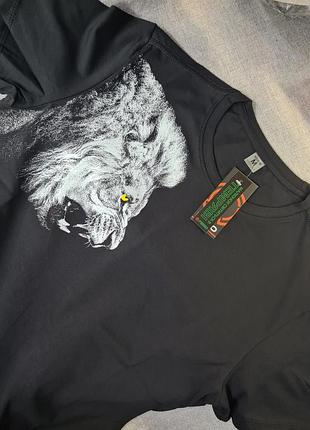 Футболка малюнок світиться в темряві, футболка лев, футболка з принтом лева світиться в темноті