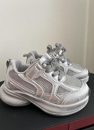 Кросівки для дівчинки розмір 26-30