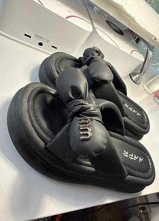 Шльопанці “miy miy”