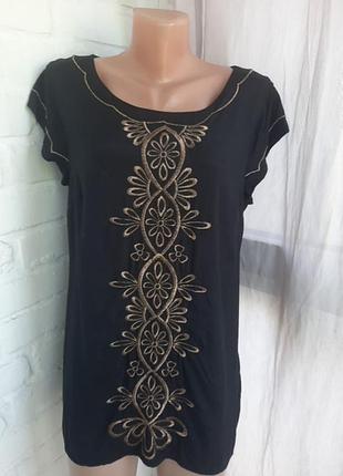 Отличная блузка с вышивкой