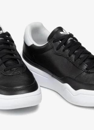 Новые кроссовки adidas.