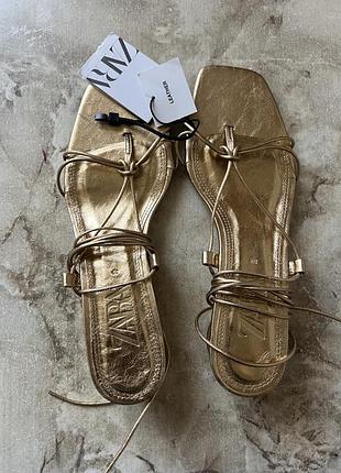 Босоніжки zara