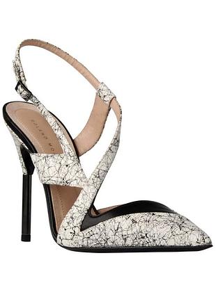 Кожаные необычные босоножки