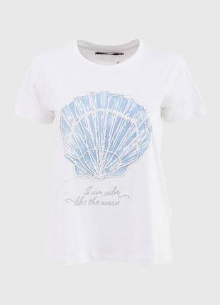 Женская футболка с жемчужинами