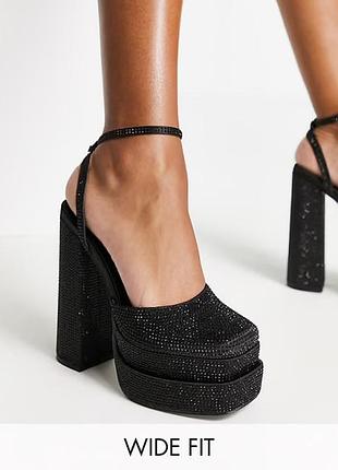 Нарядные босоножки в стиле versace