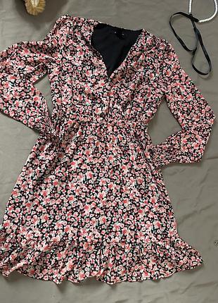 Жіноче плаття легеньке