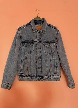 Джинсова куртка levi’s чоловічий розмір s/ жіночий підійде на m