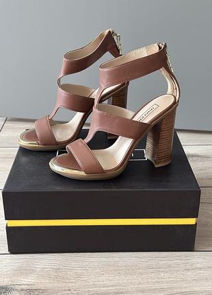 Шкіряні босоніжки antonio biaggi