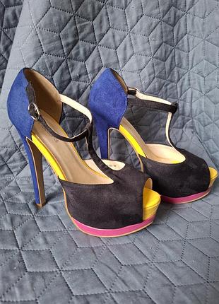 Летние яркие босоножки на высоком каблуке, 38 размер