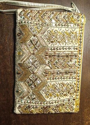 Сумочка вышитая бисером.