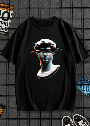 Чорна чоловіча футболка