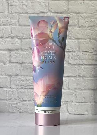 Парфумований лосьйон victoria’s secret velvet petals bliss