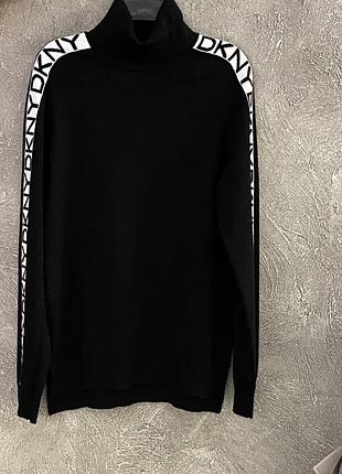 Свитер с горлом dkny