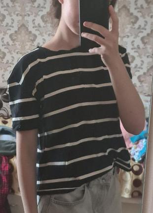 Стильная полосатая футболка черного цвета
