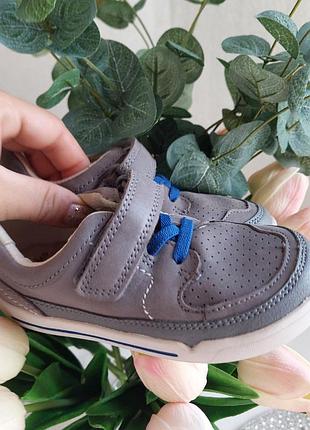 Кроссовки clarks
