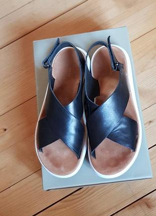 Босоножки clarks