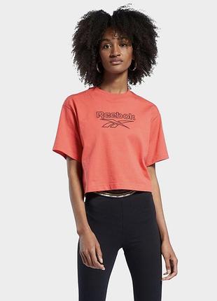 Жіноча футболка