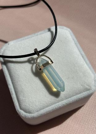 Кулон камінь на шнурку