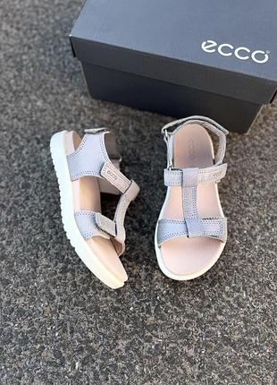 Шкіряні сандалії ecco flora. оригінал.