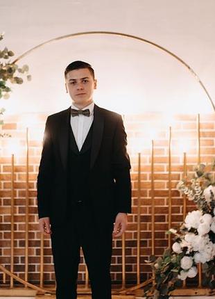 Чоловічий костюм