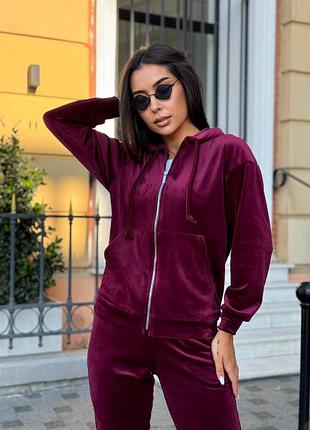 Велюровий спортивний костюм