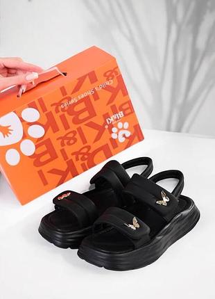 Босоніжки жіночі