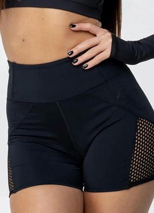Жіночі чорні короткі спортивні шорти totalfit  з перфорацією розмір xs