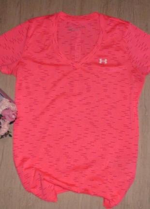Спортивная футболка для тренировок under armour.