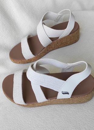 Босоножки на танкетке skechers arch fit beverlee стелька 27см