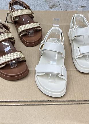 Босоніжки guess босоножки